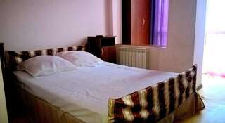 Гостиница Гостевой Дом «SunRise» Геленджик Стандартный двухместный номер с 1 кроватью или 2 отдельными кроватями-12